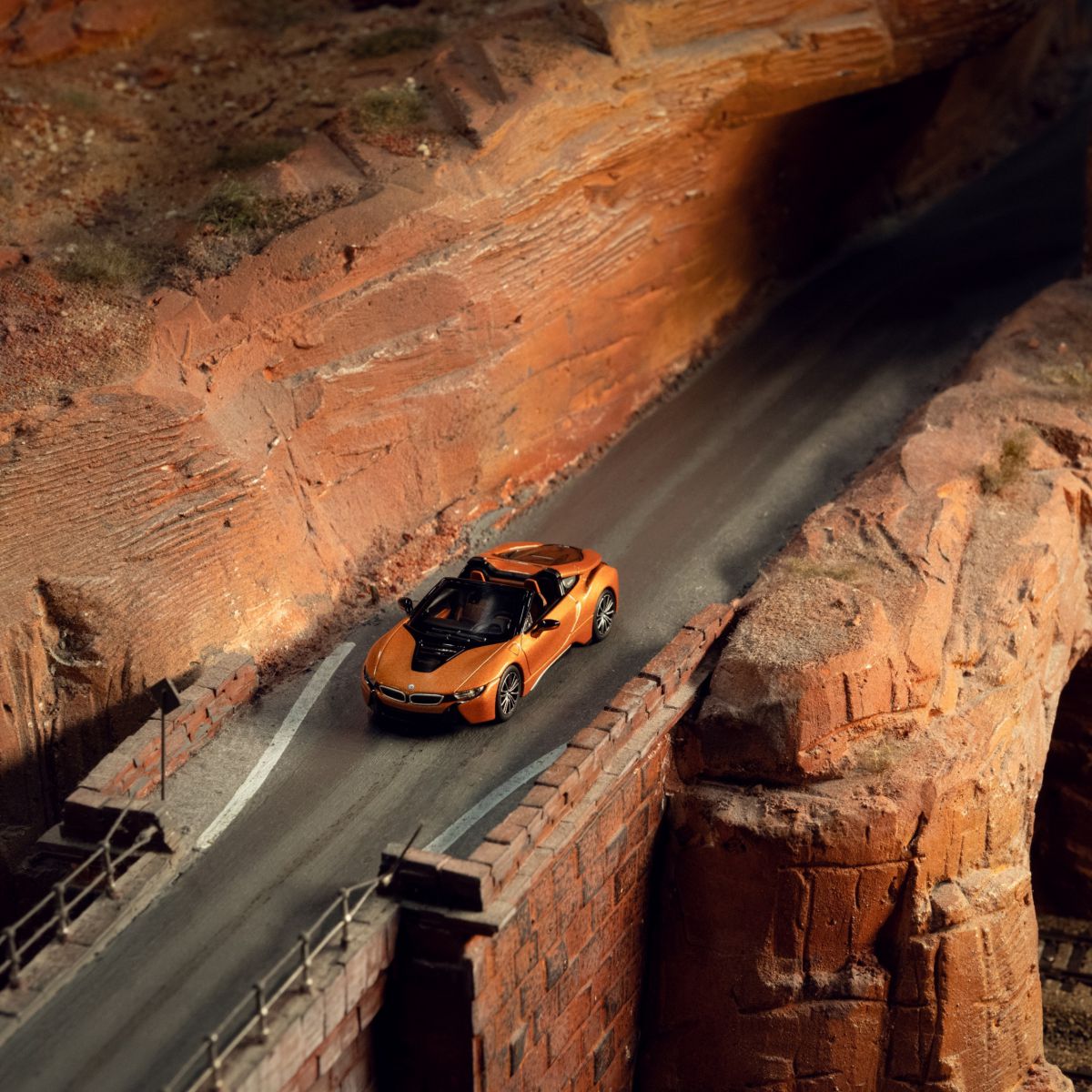 BMW i8 Roadster微型車1:64